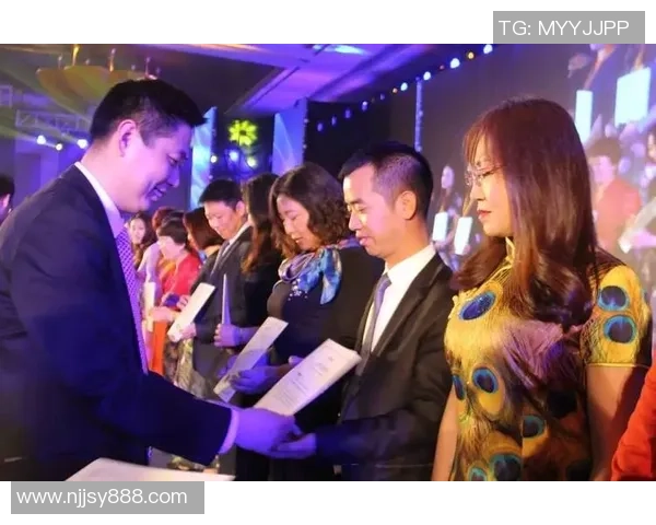 足球邹齐:从草根到明星的奋斗历程与荣耀时刻